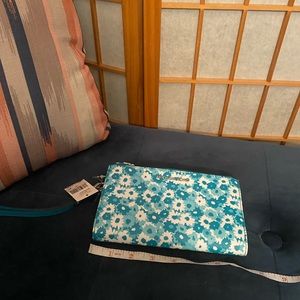 Authentic Michael Kors Wallet, new with tags.